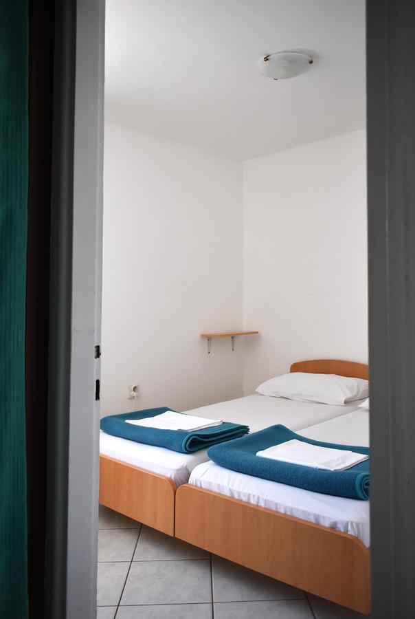 Hostel Amfora Fazana Exterior photo